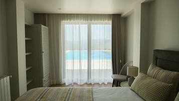 7 bedrooms, WiFi, bed sheets, wheelchair access