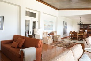 Smart-TV, peis og bordtennis