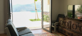 Villa overlooking the Douro River with Swimming Pool and Tennis Court