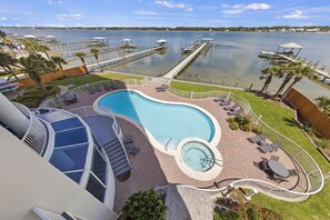 Piscina coperta, una piscina riscaldata