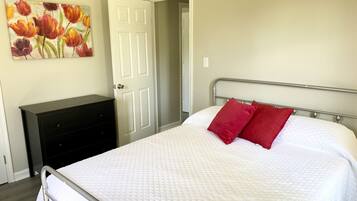 3 Schlafzimmer, Schreibtisch, kostenloses WLAN, Bettwäsche