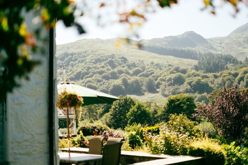 Ty Afon, River House