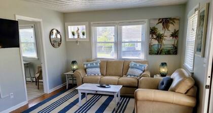 Renovated 2 Bedroom, near VB Vibe district, Surf Park & Dome!