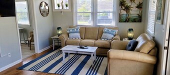 Renovated 2 Bedroom, near VB Vibe district, Surf Park & Dome!