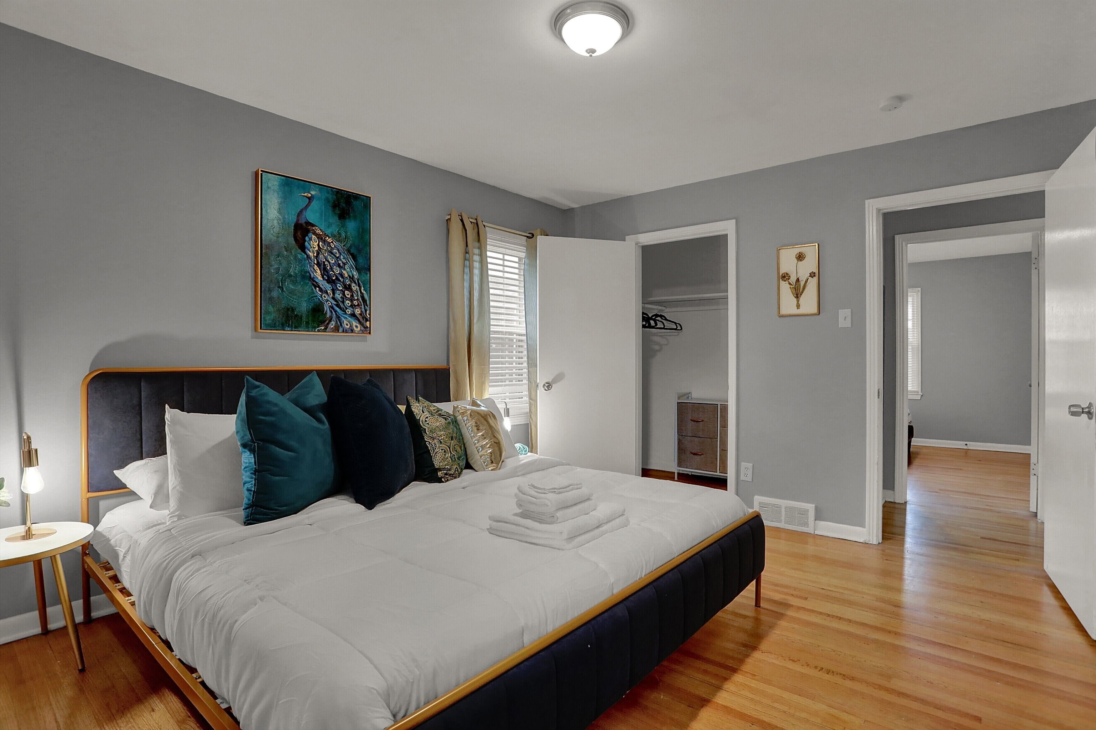 3 chambres, fer et planche à repasser, Wi-Fi, draps fournis