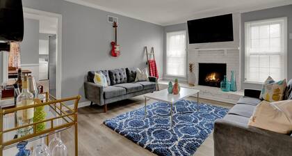 Cozy Graceland Hot Tub Retreat 3BD/2Bath 🎶🎸