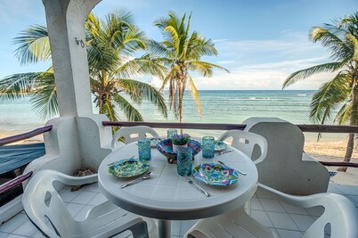 Bright and comfortable beachfront condo on Half Moon Bay