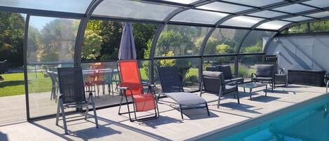 من حمّامات السباحة المغطاة، حمّام سباحة خارجي