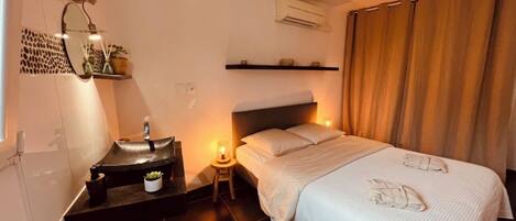 4 عدّة غرف نوم ومكتب ومكواة/لوح كي وسرير سفر