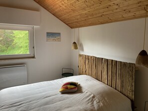 2 slaapkamers, een strijkplank/strijkijzer, wifi