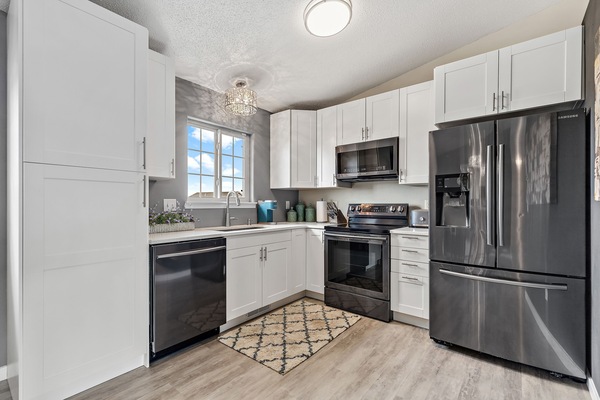 Refrigerador, microondas, horno, placa de cocina