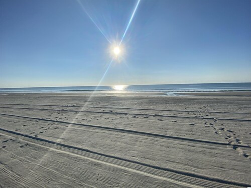 Family Size Beach Condo-Sleeps 10/ min to the Surfside Beach!