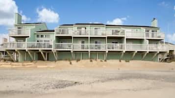 Condo, 2 Bedrooms | Exterior