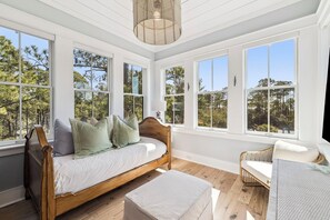 Unclassified image, 5 of 37, button