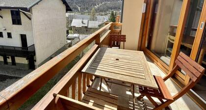 Balcony & serenity: peak views