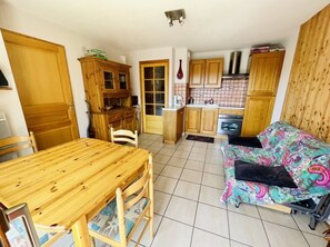 Interior - Balcony & serenity: peak views (Le Monêtier-les-Bains)
