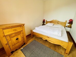 1 bedroom, iron/ironing board, WiFi