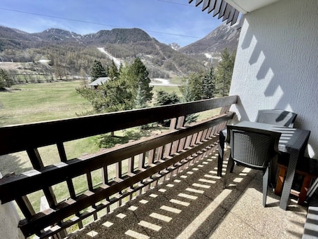 Property grounds. Nice 28m² Comfort In The Heart La Salle Les Alpes