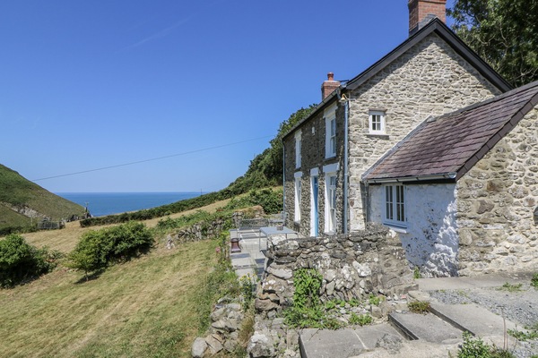 Cottage | Property grounds