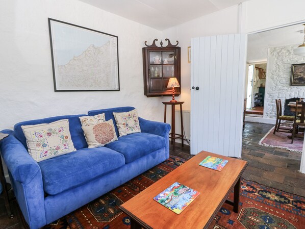 Cottage | Living area