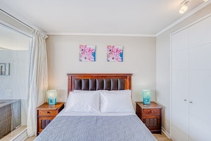 2 bedrooms, WiFi, bed sheets - Ocean Bright 2BR W/ View, Wifi, Parking & Pool (Concón)