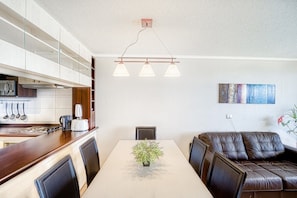 Interior - Ocean Bright 2BR W/ View, Wifi, Parking & Pool (Concón)