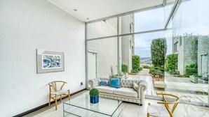 TV - Blue Oasis 2BR W/ Pool, Parking & Gym (Viña del Mar)