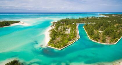 LUXURY BEACHFRONT Villa on EXQUISITE BEACH, crystal WATER. IN SANDCASTLE ESTATES