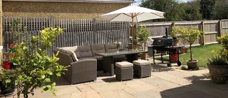 屋外ダイニングエリア