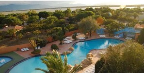 Piscine couverte, piscine extérieure