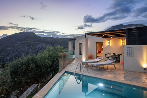 Metatulia 1 villa,sea views,pool,Souda,Plakias