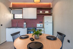 冷蔵庫、電子レンジ、オーブン、食器洗い機