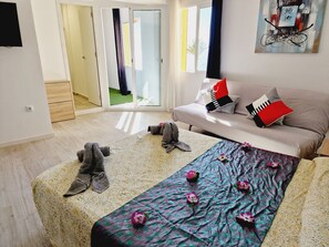 2 bedrooms, Internet, bed sheets - Daniel Beachfront, 2 Rooms Wifi Free (Costa Adeje)