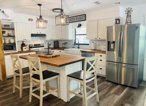 Sebring Florida Farmhouse just minutes from Raceway