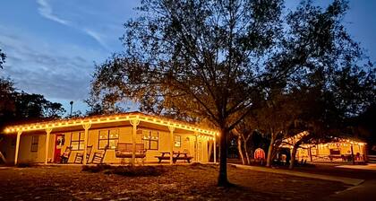 Sebring Florida Farmhouse just minutes from Raceway