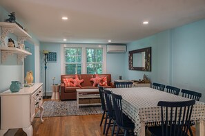 Dining - 611 Rt 6A- Family-friendly home near beach with spacious yard, pet-friendly! (East Sandwich)