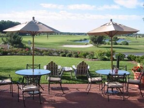 Outdoor dining - Bear Trap Dunes * 4BR Luxury Townhouse w 3.5 Baths, Sleeps up to 13 (Ocean View)