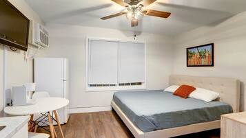 WiFi, bed sheets