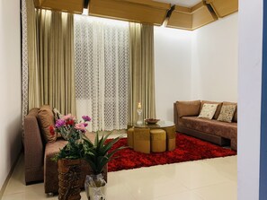 Apartemen, Beberapa Tempat Tidur | Ruang keluarga | Televisi 30-inci dengan saluran TV kabel