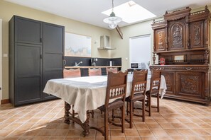 Dining - Gîte Rogonde - One Bedroom House, Sleeps 2 (Cancale)