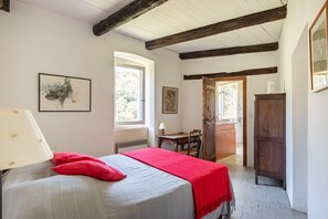 5 quartos, ferros/tábuas de passar roupa, Wi-Fi de cortesia