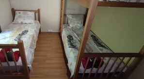 2 bedrooms