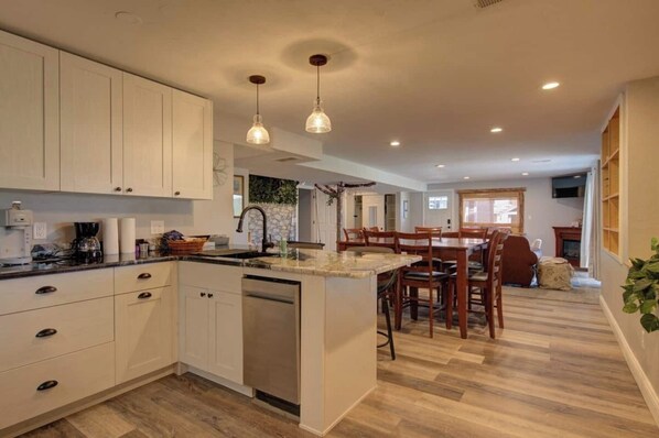 Fridge, microwave, oven, stovetop - NEW Raspberry Mountain Family Farmhouse Walkout (Monument)