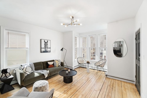 ★3BR-Modern, Spacious & Stylish APT near to DWTN★