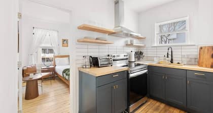 ★9-Bedrooms★ Modern & Stylish Stay for Big Grps!