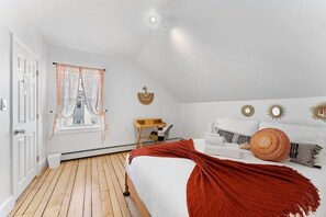 3 bedrooms, iron/ironing board, free WiFi, bed sheets - ★New 3BR APT★Modern & Satylish Stay for Groups! (Providence)