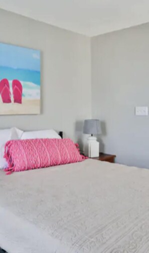 1 slaapkamer, een strijkplank/strijkijzer, gratis wifi, beddengoed