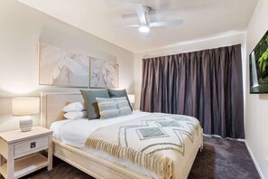 2 habitaciones, tabla de planchar con plancha, wifi y ropa de cama 