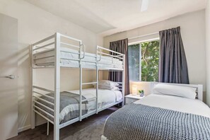 2 bedrooms, iron/ironing board, WiFi, bed sheets