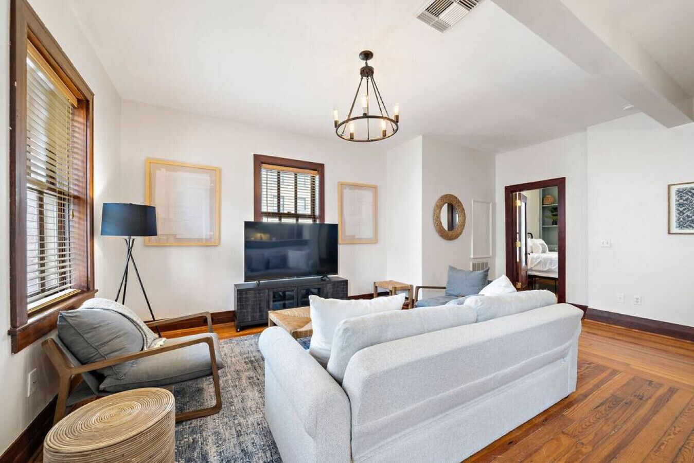 Charming Historic Loft, 3 Blocks From The Strand - Galveston, TX